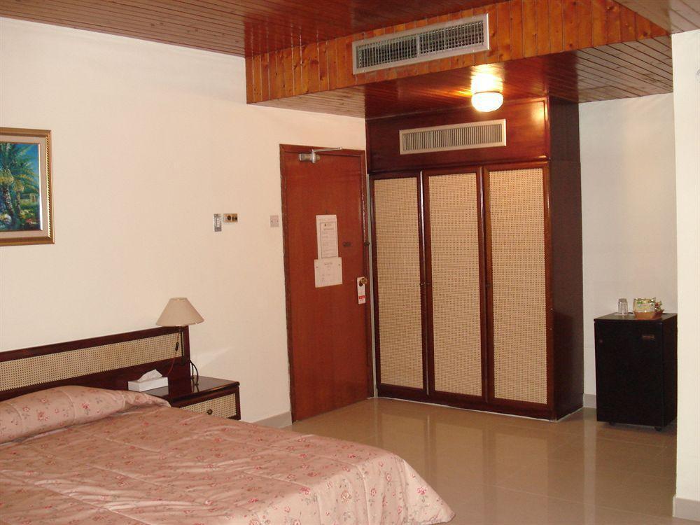 Atlas Hotel Manama Ngoại thất bức ảnh