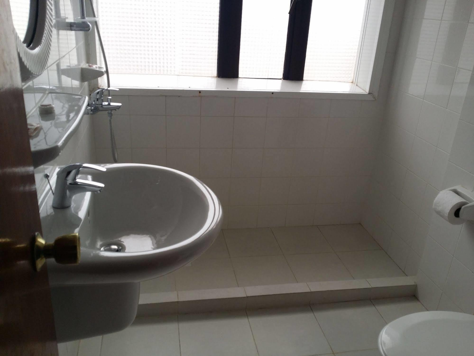 Atlas Hotel Manama Ngoại thất bức ảnh