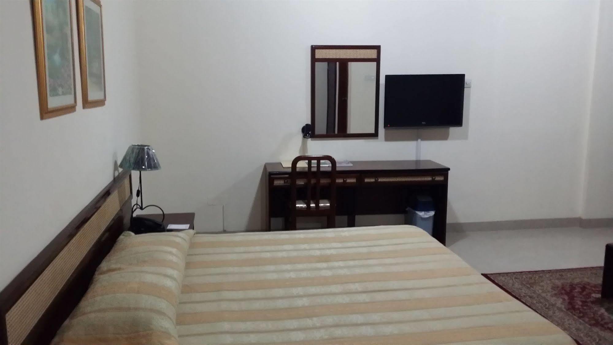 Atlas Hotel Manama Ngoại thất bức ảnh